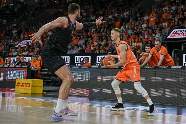 年仅十岁的 年仅十岁的