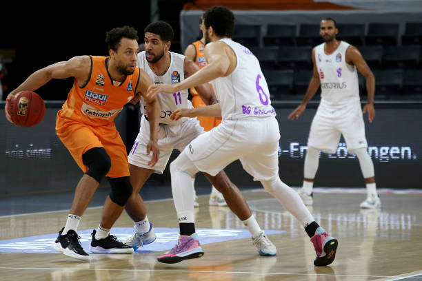 关系颇深的 关系颇深的